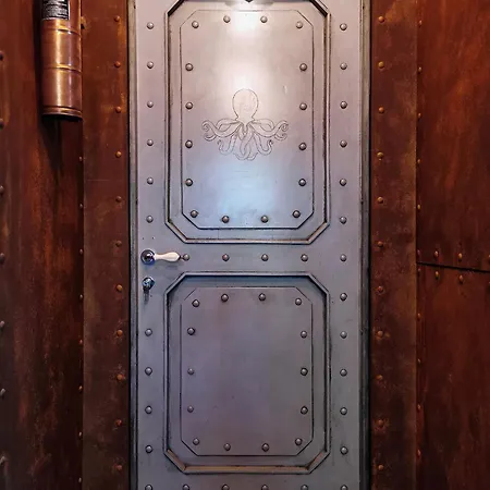 Bed & Breakfast The Kraken - Steampunk Boutique In 3*