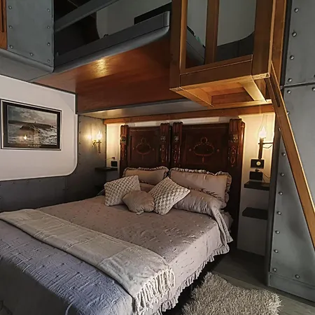 Bed & Breakfast The Kraken - Steampunk Boutique In